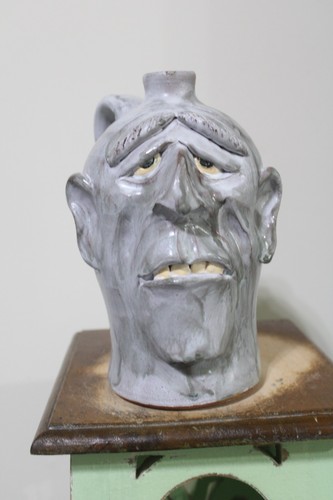 dal burtchaell ( ) face jug, pottery, ( 10 '' t x 7'' w) - Picture 10 of 11