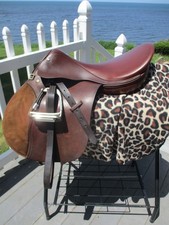 18 MEDIUM CROSBY A/P ENGLISH SADDLE w NEW LEA...