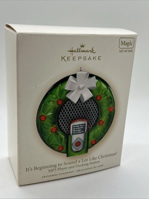 2007 Hallmark Keepsake MP3 Player Wreath Ornament iPod Light Sound New 11-6-37