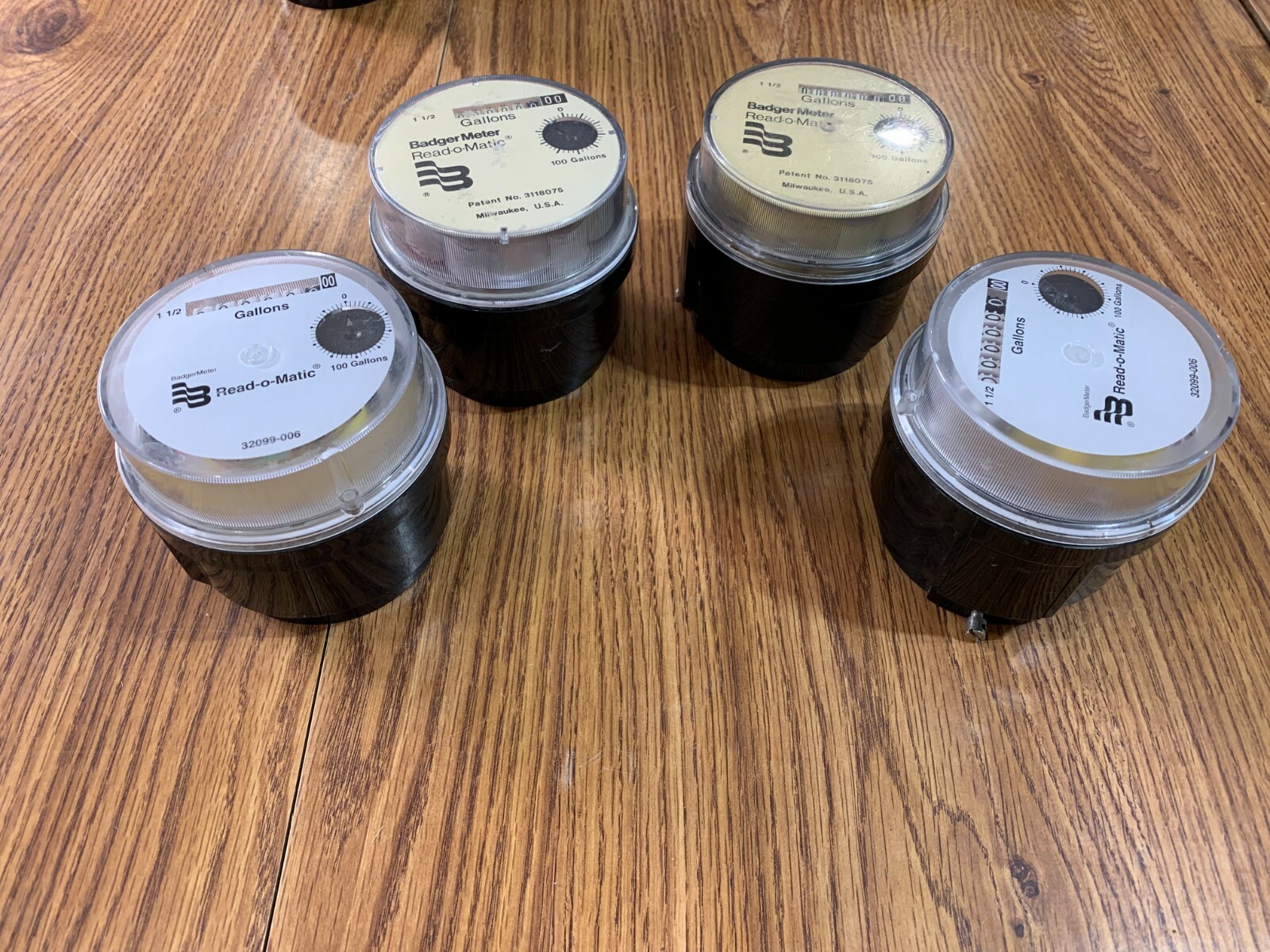 как выглядит NOS 1-1/2" BADGER WATER METER HEAD REGISTER GENERATOR READ-O-MATIC EASY READ фото