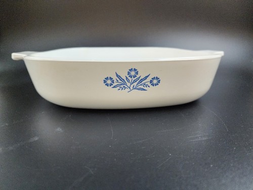 Vintage Corning Ware 8" P-9-B Blue Cornflower Casserole Dish - Picture 2 of 8