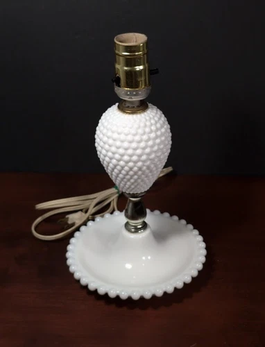 Vintage White Milk Glass Hobnail Boudoir / Table Lamp 10.5" Tall — Works