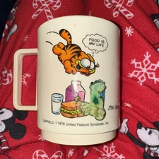 Vintage 1978 Jim Davis Garfield "FOOD IS MY LIFE" Cup Made in USA Deka Plastics