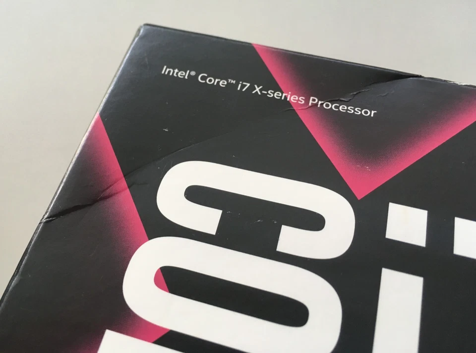 Intel Core i7-7800X 3.5 GHz Hexa-Core Processor BX80673I77800X (Box Scuffs) - Image 2 of 4