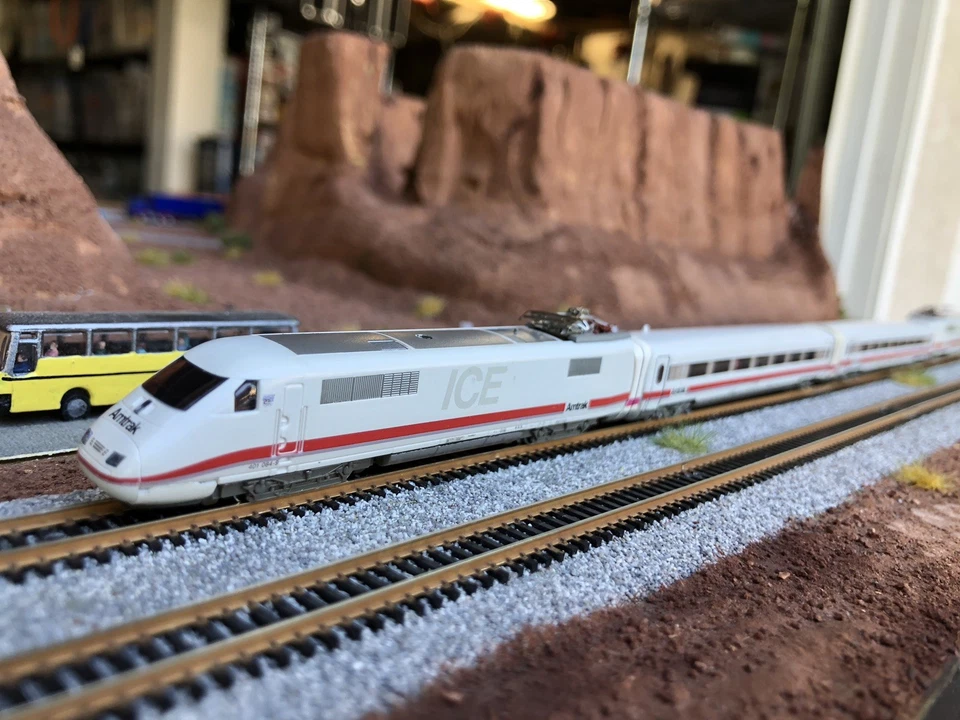 Z Scale Marklin  8871 Amtrak DCC - Led Headlights Rare - Image 2 of 4