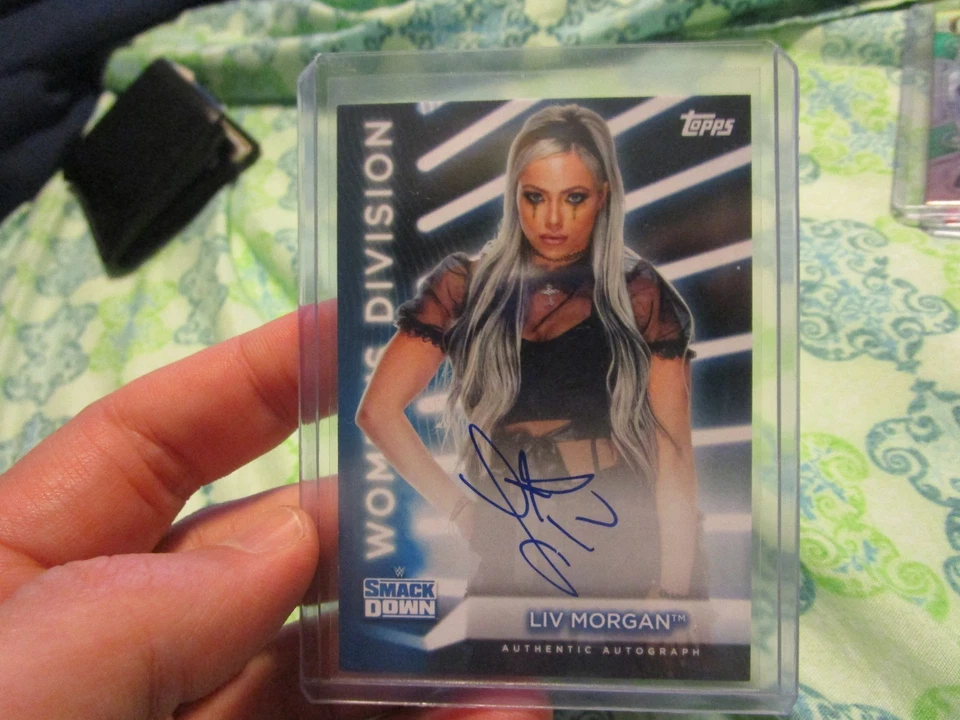 2021 WWE TOPPS WOMEN'S DIVISION LIV MORGAN AUTO #6/25 - #A-LM - READ - Image 2 of 4