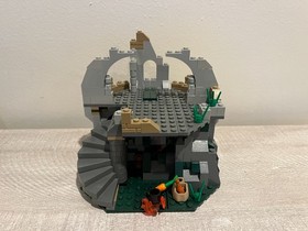 LEGO Lord of the Rings Attack on Weathertop 9472 Fellowship of the Ring 2012 Set