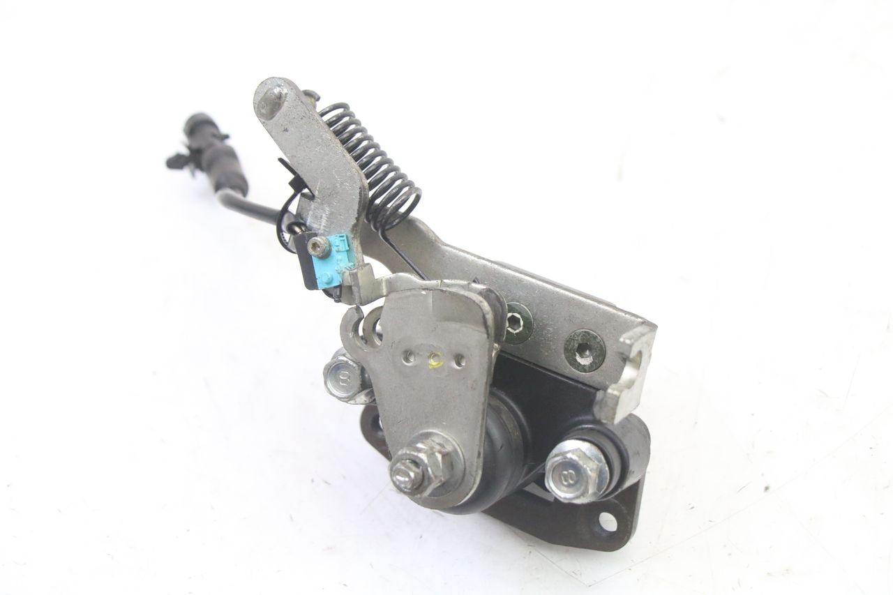 BRAKE CALIPER ROLL LOCK - PIAGGIO MP3 500 (2011 - 2015)