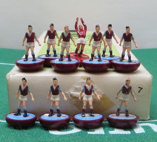 SUBBUTEO OHW TEAM REF 7 WEST HAM UNITED IN ORIGINAL NUMBERED BOX.
