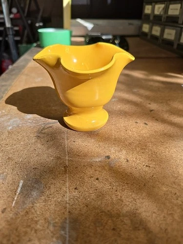 Bauer Matt Carlton Miniature Ruffle Vase Mint