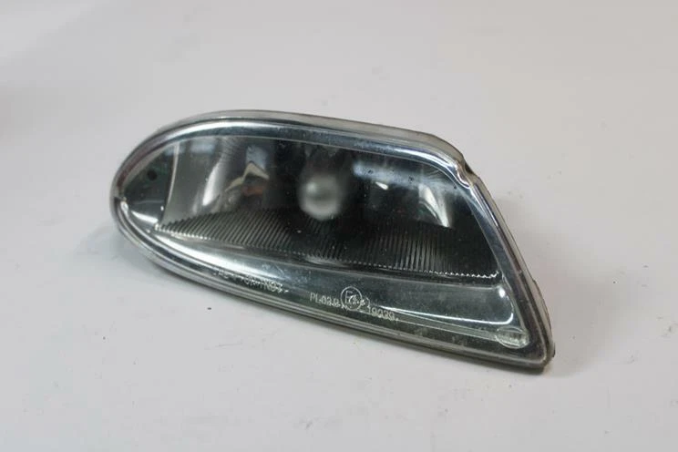 Conjunto de luz antiniebla lado derecho para Mercedes Benz W163 ML320 ML350 ML430 ML500 Foto 2 de 4