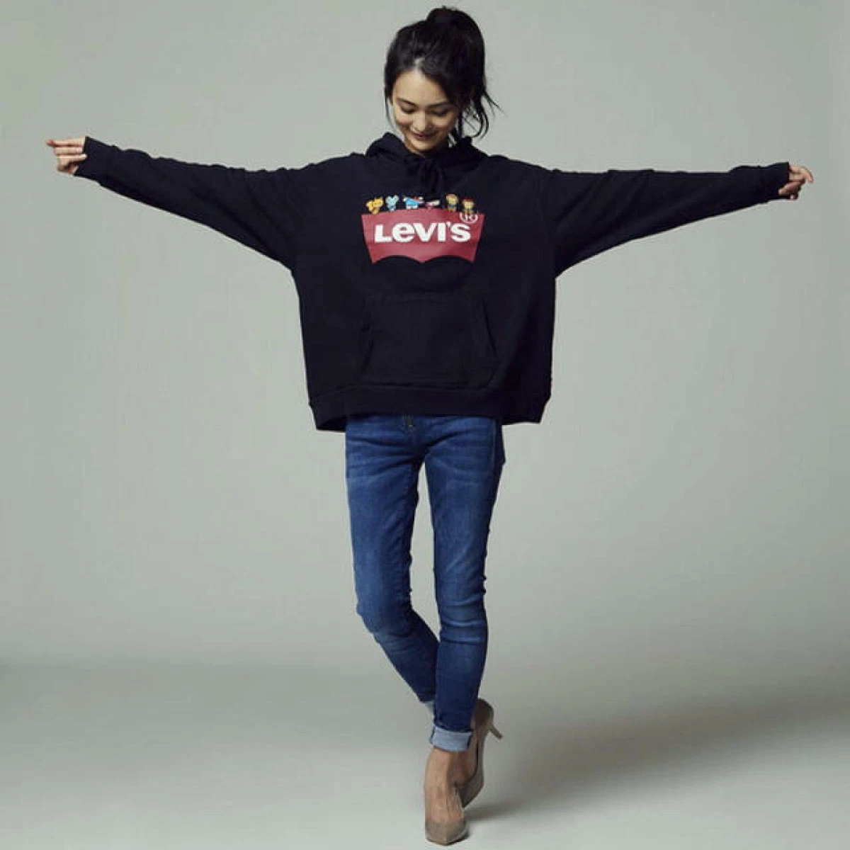 Felpa levi's shop hello kitty