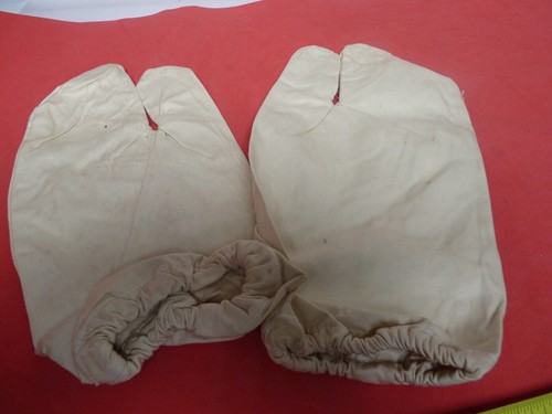 Original WW2 British Army Gunners Winter White Gloves - 1942 - Picture 4 of 12