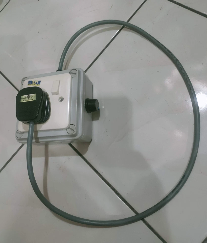 Dimmer or Variable Speed Control 50v to 220V Max 2000W for AC Current Devices - Image 3 of 3