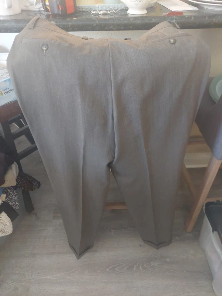 Men's Cutter & Buck Wool Pants Slacks 34x32 Brown - Image 4 of 4