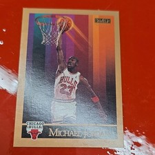 1990-91 SkyBox Basketball Cards 24