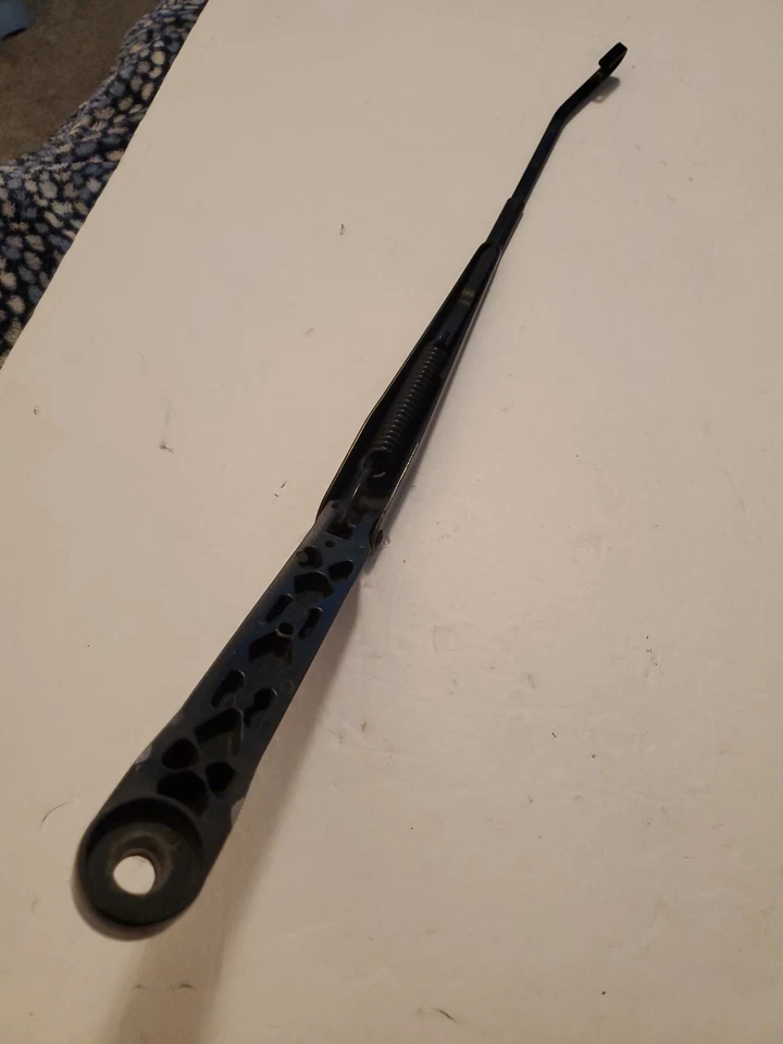2004 2011 MITSUBISHI ENDEAVOR LEFT DRIVER SIDE WINDSHIELD WIPER ARM OEM - Image 2 of 4