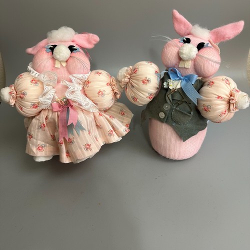 1981 Suzy Sweet Stuffs Boy & Girl bunny easter rabbit 11" yarn stuffed animal