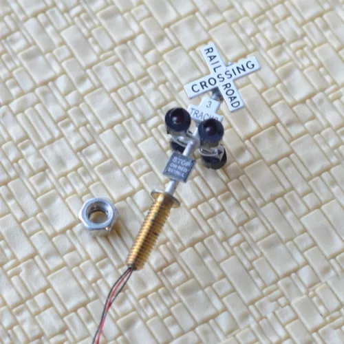 2 x N scale model grade crossing signal light LED made + 1 flasher board #NcS43 - Picture 2 of 9