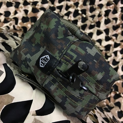 NEW BT ZIPPER Large Molle Vest Paintball Pouch - Woodland Digi Camo (36732) - Picture 4 of 8