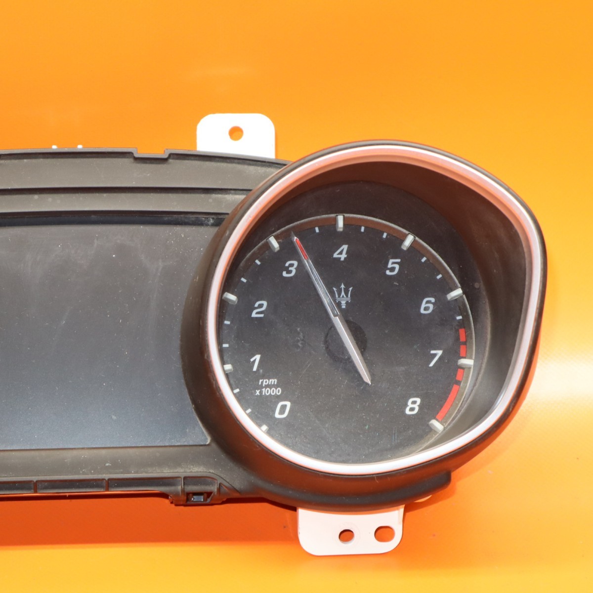 MASERATI LEVANTE SPEEDOMETER INSTRUMENT CLUSTER 2017 2018 2019 2020 670105349