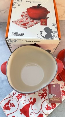 Le Creuset Snow White Apple Cerise Cast Iron Pot Set 2.25 Qt New
