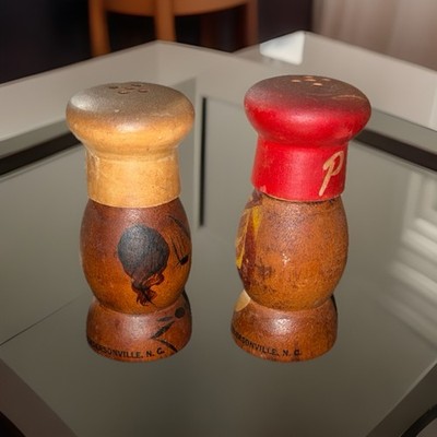 Frankenmuth Michigan Fischers Bavarian Inn Wood Chicken Folk Art 2'' Shakers