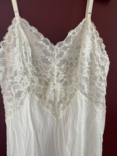 Vtg ivory Vanity Fair Slip/nightgown deep Lace Top Size 38 nylon