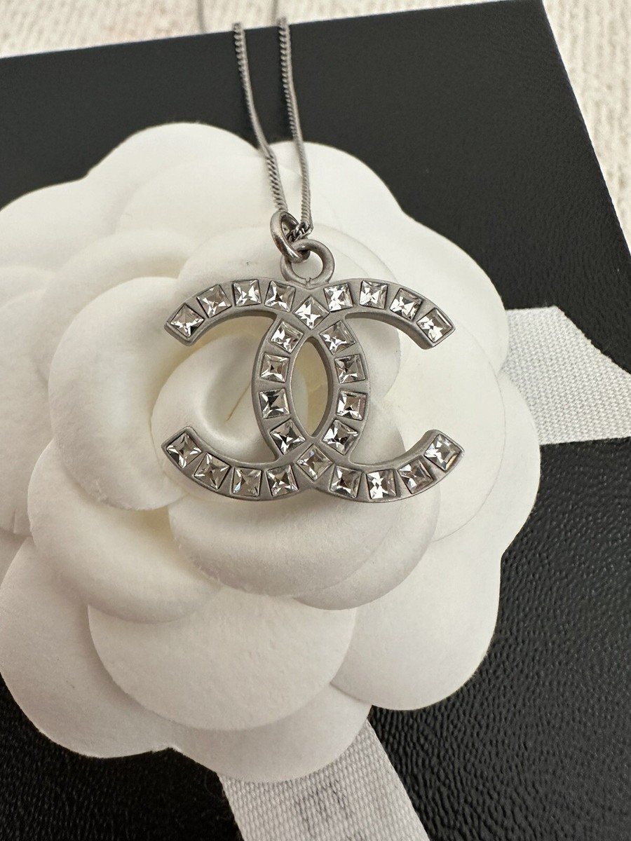 Pre Loved Chanel CC Classic Crystal Necklace Silver Tone Pre Loved Chanel CC Classic Crystal Necklace Silver Tone