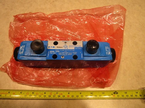 VICKERS DG4V-3-6C-M-U-H7-60 DIRECTIONAL CONTROL VALVE, 3 POSITON / 4 WAY, M0220