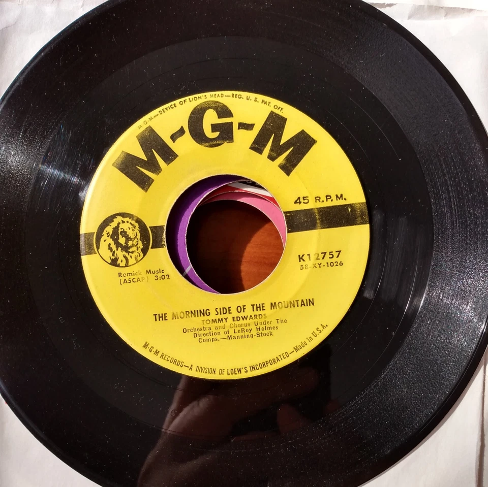 LOT: 9 Vocal Pop 7" Singles incl Frank Sinatra, Nat King Cole, Billy Ward, Ames Foto 4 de 4