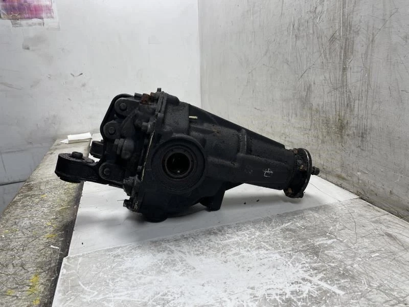 Kia Sorento LX 2006 3,5 L A/T estuche delantero fabricante de equipos originales + 63912 millas  Foto 4 de 4