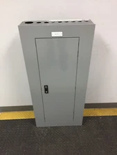 GE 225 AMP 480 VOLT 3 PHASE 30 CIRCUIT MAIN LUG PANEL..P-1192