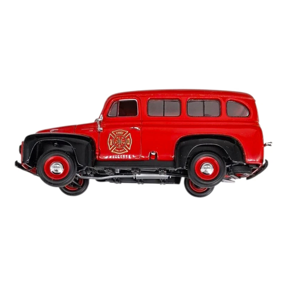 First Gear Fire Chief 1953 International Travelall Die Cast 1:25 #40-0185 - Image 3 of 4