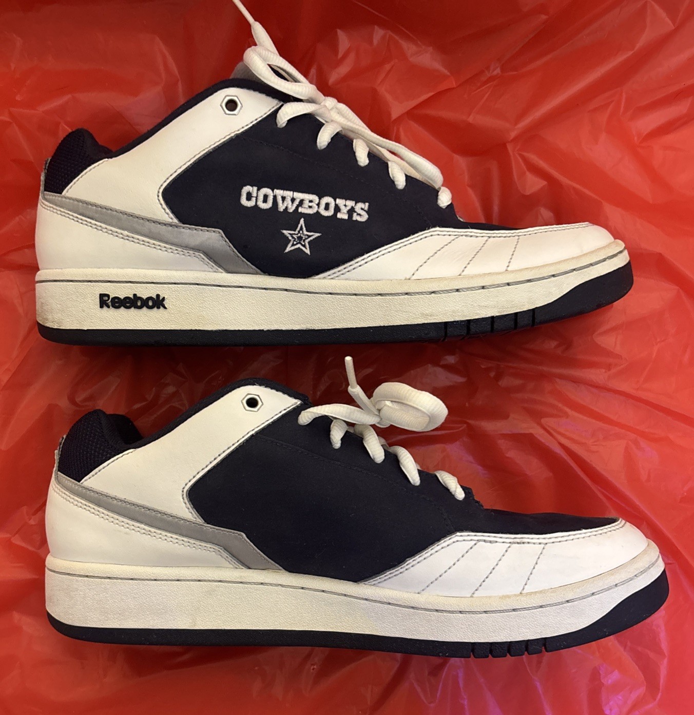 NFL Dallas Cowboys Leather Sneakers Mens Blue and White Reebok  Size 10. thumbnail 7