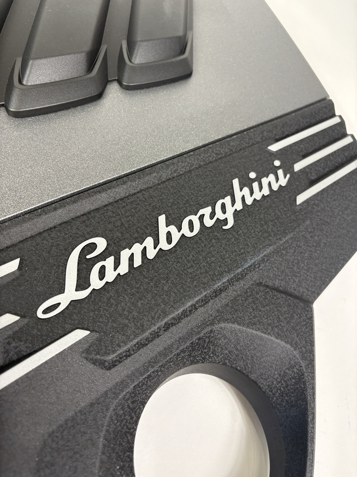 Lamborghini Urus Air filter box P/N 4M6133849