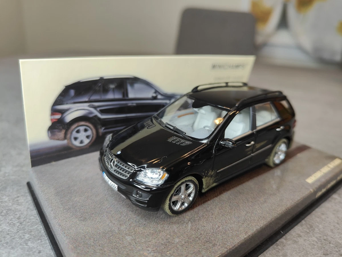 ミニカー MINICHAMPS Mercedes 400 E V8 1992 Mercedes-benz 400 E V8 Dark Grey 1:43 430003231 MINICHAMPS diecast