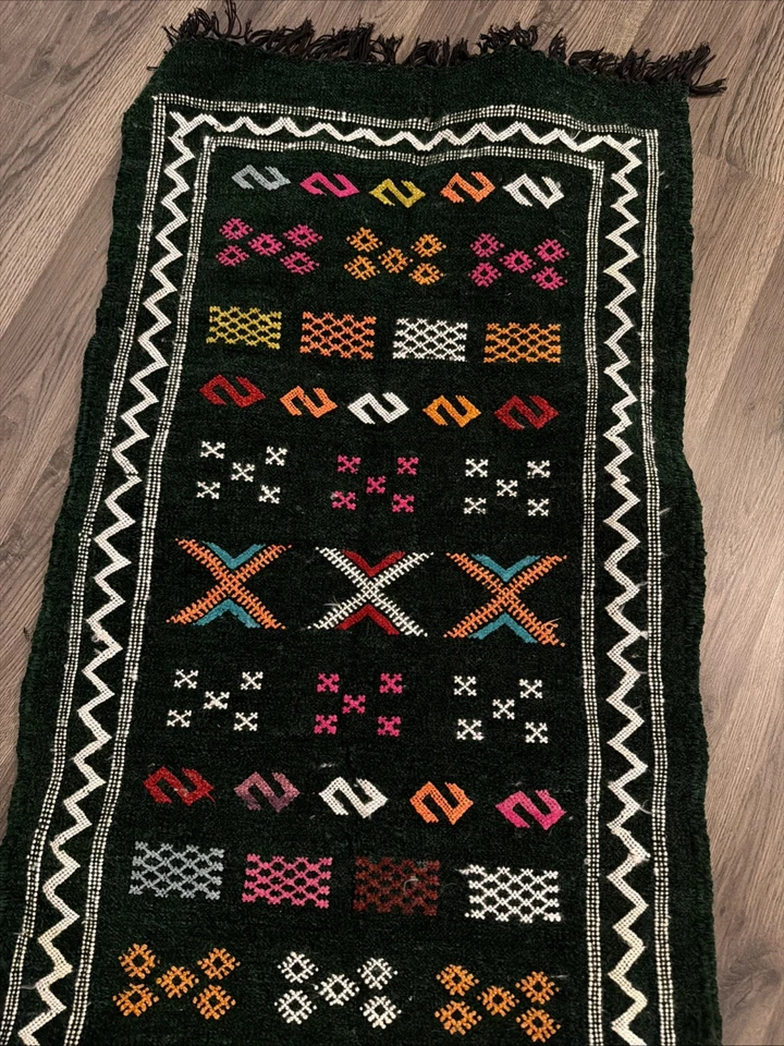 Alfombra tribal marroquí tejida a mano Foto 4 de 4