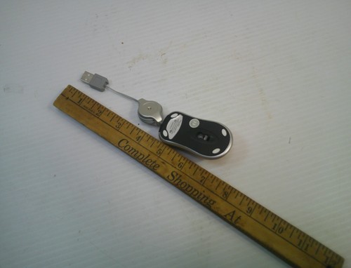 Generic Mini (Wired) Travel Mouse with Optical Scroll and Retractable USB Cable - Picture 2 of 2