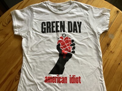 GREEN DAY Ladies T-Shirt + Backprint Size M, L or XL Size Punk Rock Blink 182