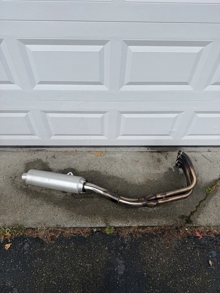 Escape de stock Kawasaki Ninja zx6r 1998-1999 Foto 2 de 4