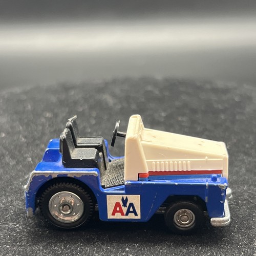 Toyota Towing Tractor American Airlines No. 96 1/50 1975 Made in Japan Tomica