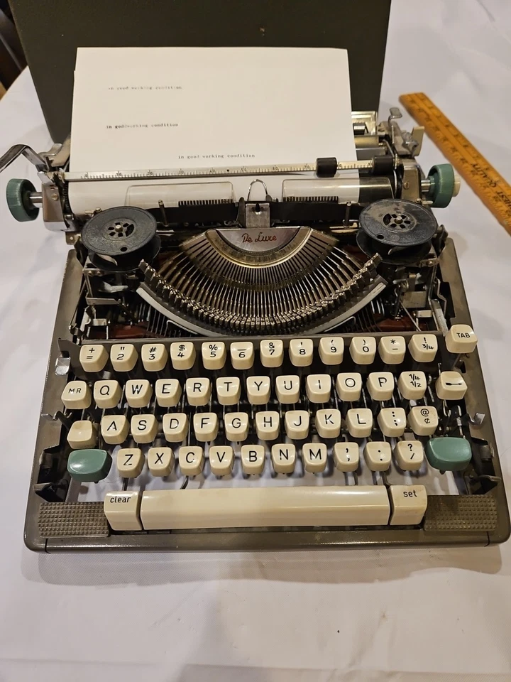 1962 Olympia SM7 De Luxe Typewriter w/Case Working Antique Classic Vtg No Cover - Image 4 of 4