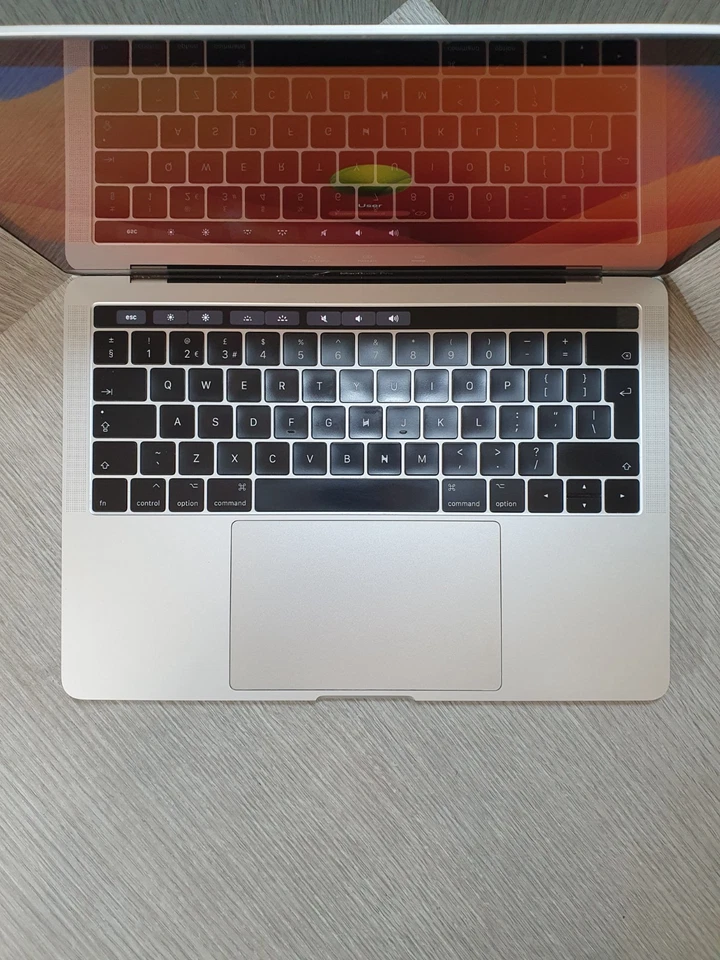 A1706 2017 Apple MacBook Pro 13.3" i5 8GB 512GB SSD Ventura Grade C EB0807 - Image 2 of 4