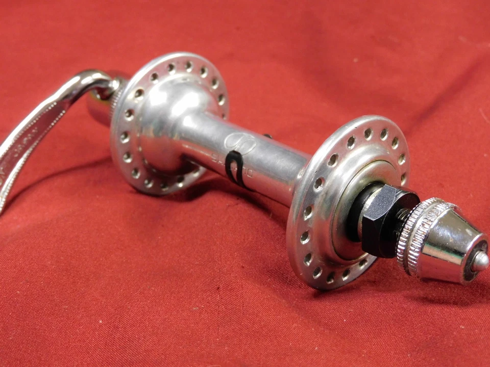 Vintage 70's New Old Stock Shimano 600 HB-6101 Silver 36 Hole Front Hub & Skewer - Image 3 of 4
