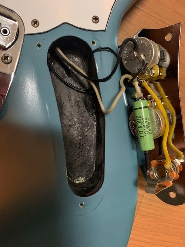 Guitarra Eléctrica Fender Jag-Stang Kurt Cobain Modelo MIJ Modificada - Imagen 6 de 19