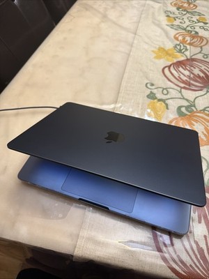 Apple MacBook Air 13 in 2022 Midnight/Apple M2 3.49 GHz, 256