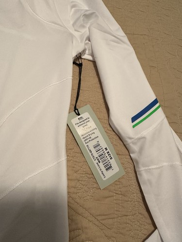 LUCKY IN LOVE UPF 30+ Tech Performance Swoop Long Sleeve Top, White Size Medium - Picture 9 of 11