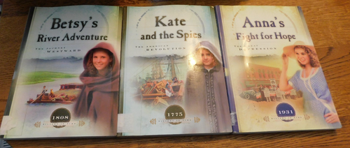 25-767 3 Sisters In time Books Betsy's River Adventure Kate & The Spies Anna's - Picture 2 of 7