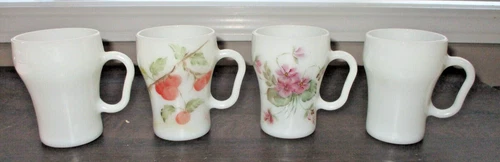 VINTAGE FIRE KING ANCHOR HOCKING MILK GLASS COFFEE MUGS